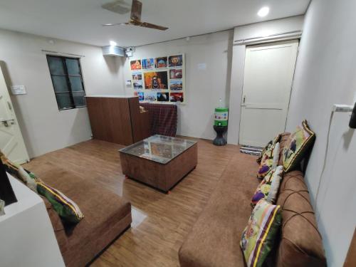 Hotel Shree Kedarnath lobby reception area Ujjain