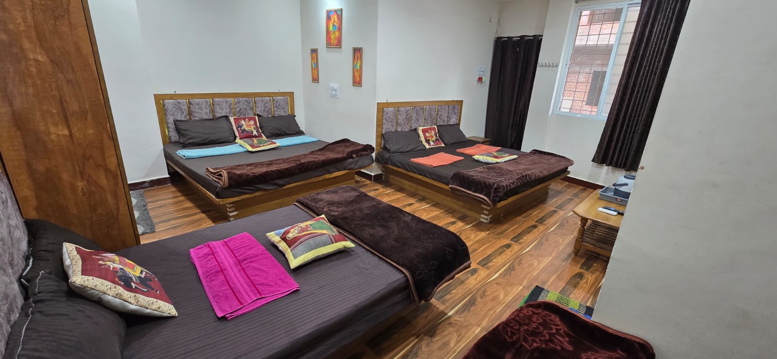 6 person AC room 201 at Hotel Shree Kedarnath Ujjain